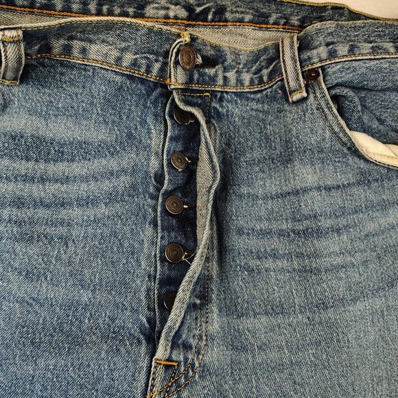 Levi's 501 Button Fly Jeans Mens 40x32 Light Wash Red Tab - Picture 4 of 9